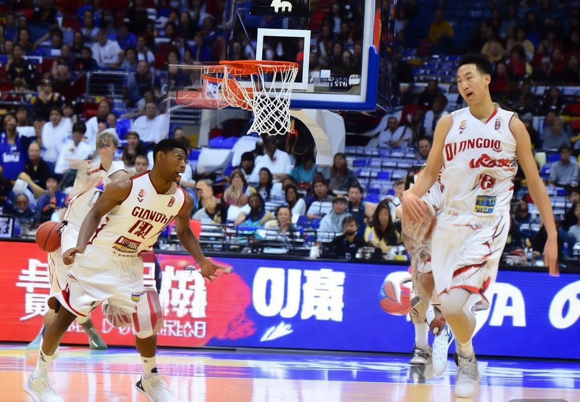 广夏VS广东巅峰对决：精彩回顾与战术解析(图2)